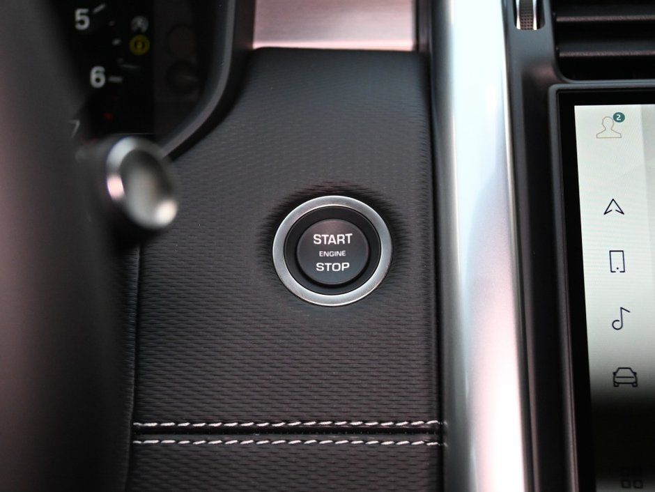 2025 Land Rover Discovery Dynamic SE-21