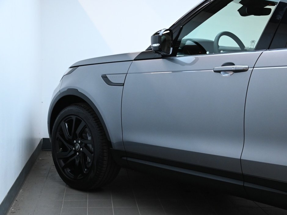 2025 Land Rover Discovery Dynamic SE-10