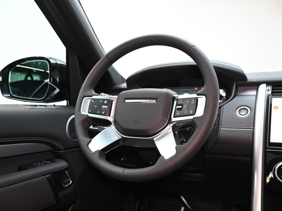 2025 Land Rover Discovery Dynamic SE-29