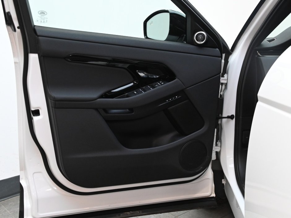 2024 Land Rover Range Rover Evoque S-8