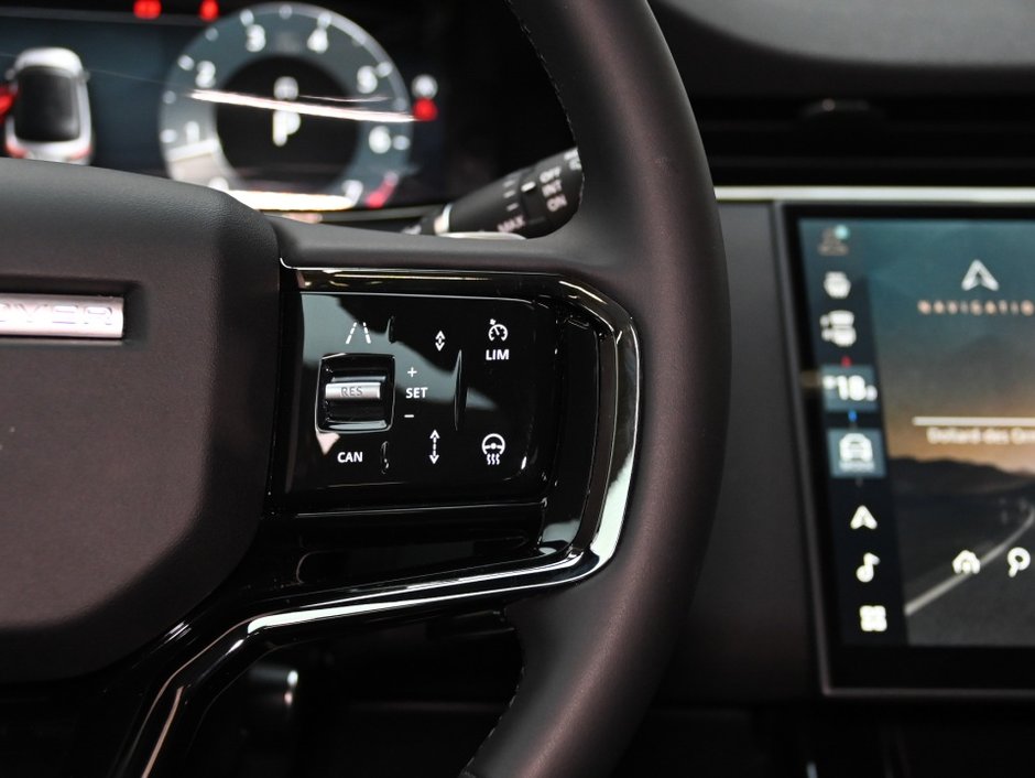 2026 Land Rover Range Rover Evoque Dynamic SE-27