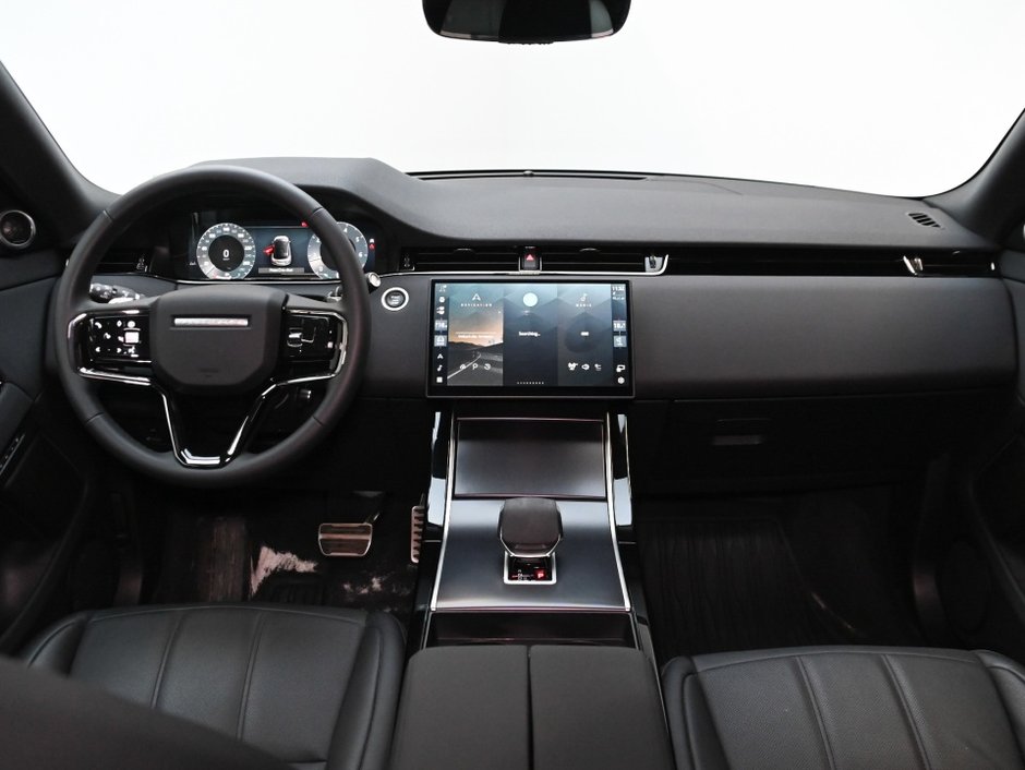 2026 Land Rover Range Rover Evoque Dynamic SE-28