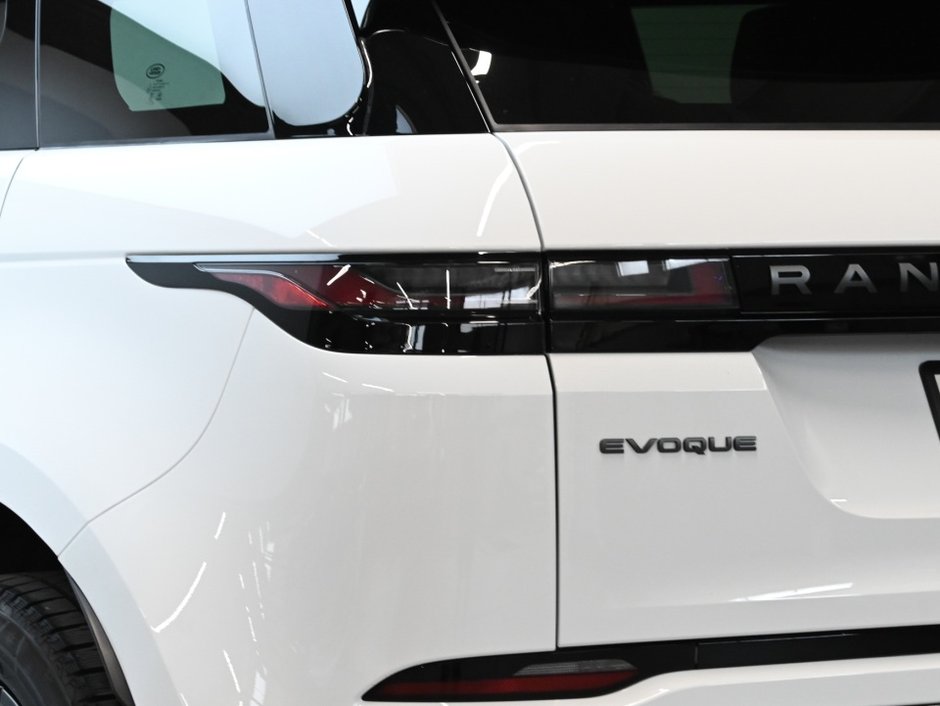 2026 Land Rover Range Rover Evoque Dynamic SE-9