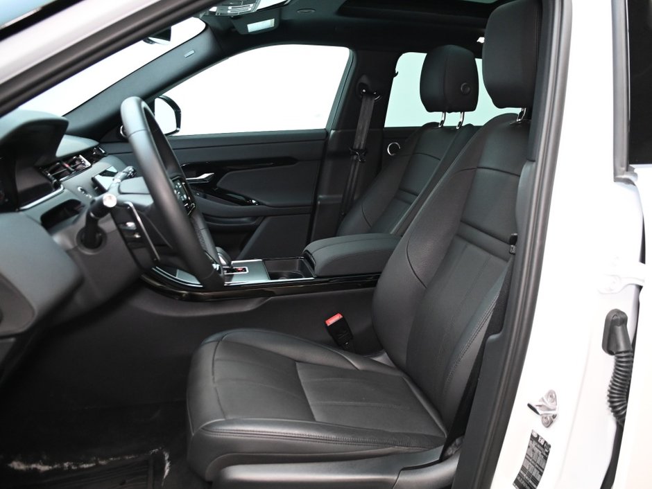2026 Land Rover Range Rover Evoque Dynamic SE-8
