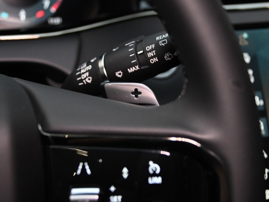 2026 Land Rover Range Rover Evoque Dynamic SE-23