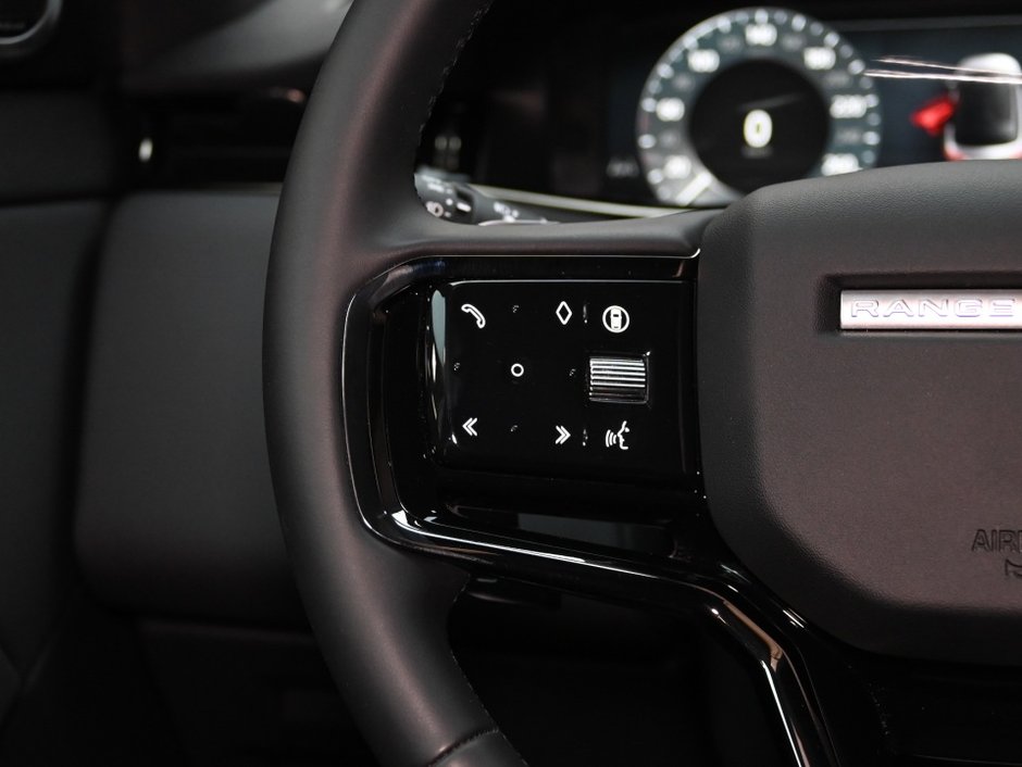 2026 Land Rover Range Rover Evoque Dynamic SE-26