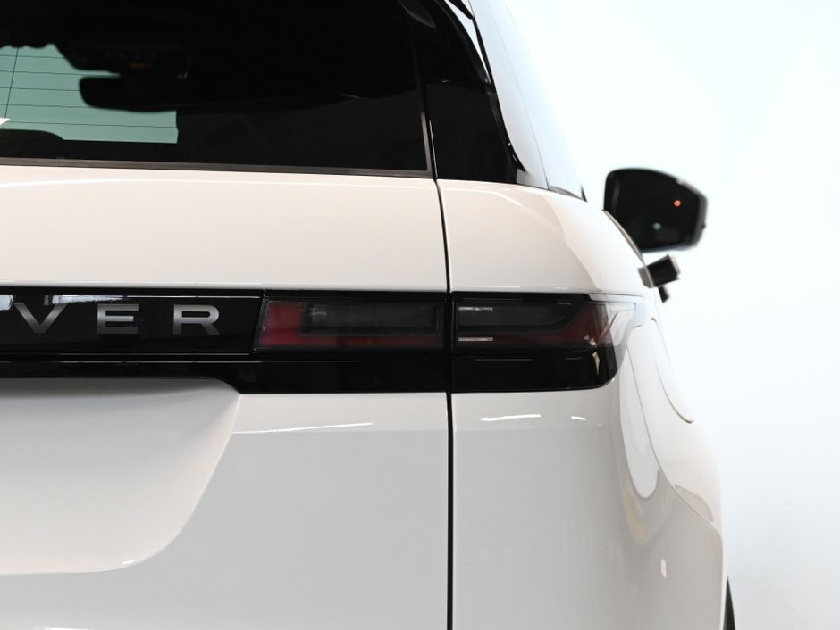 2026 Land Rover Range Rover Evoque Dynamic SE-10