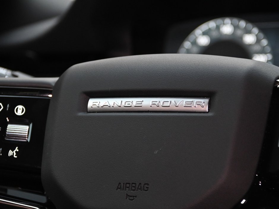 2026 Land Rover Range Rover Evoque Dynamic SE-32