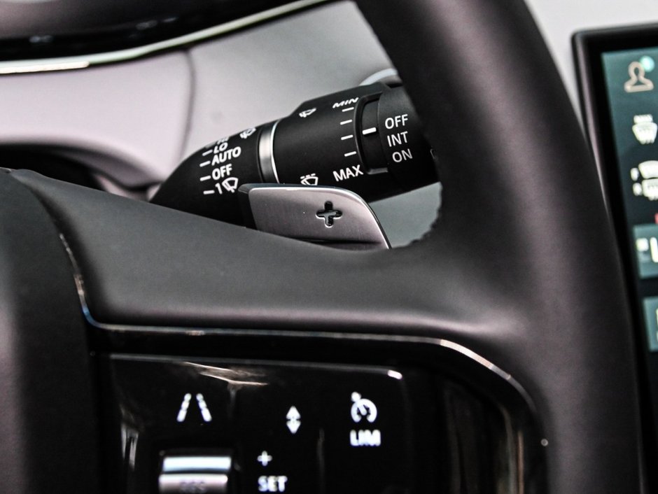 2026 Land Rover Range Rover Evoque Dynamic SE-24