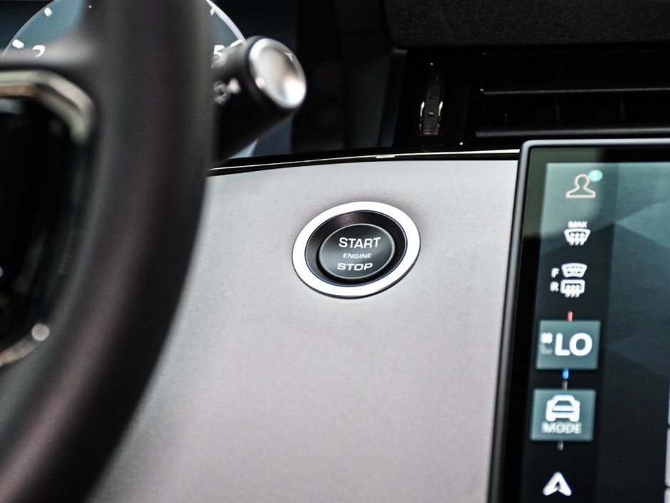 2026 Land Rover Range Rover Evoque Dynamic SE-30