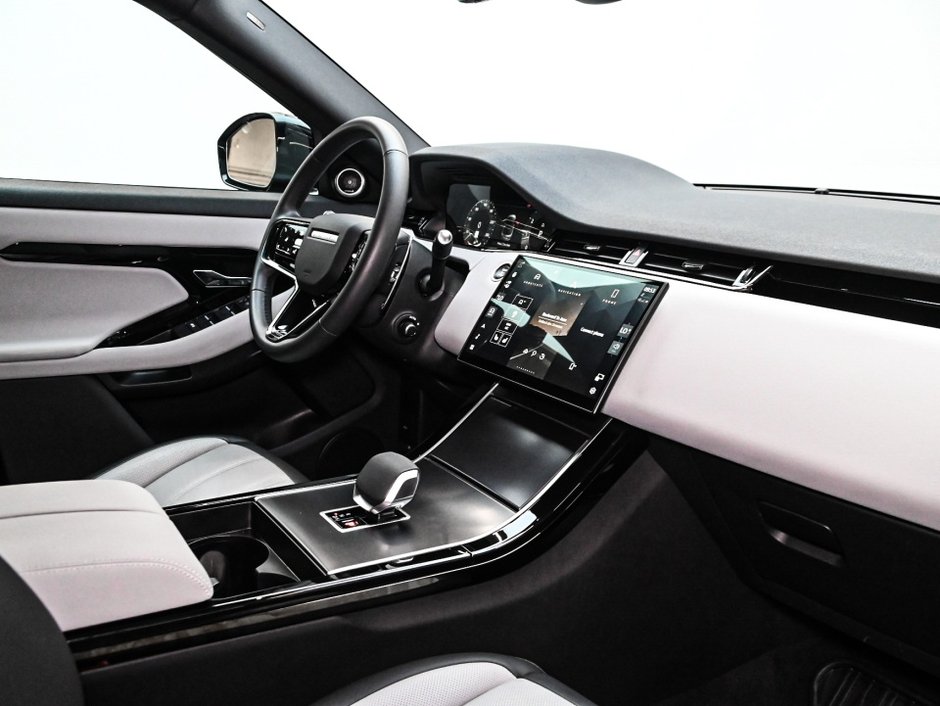 2026 Land Rover Range Rover Evoque Dynamic SE-14