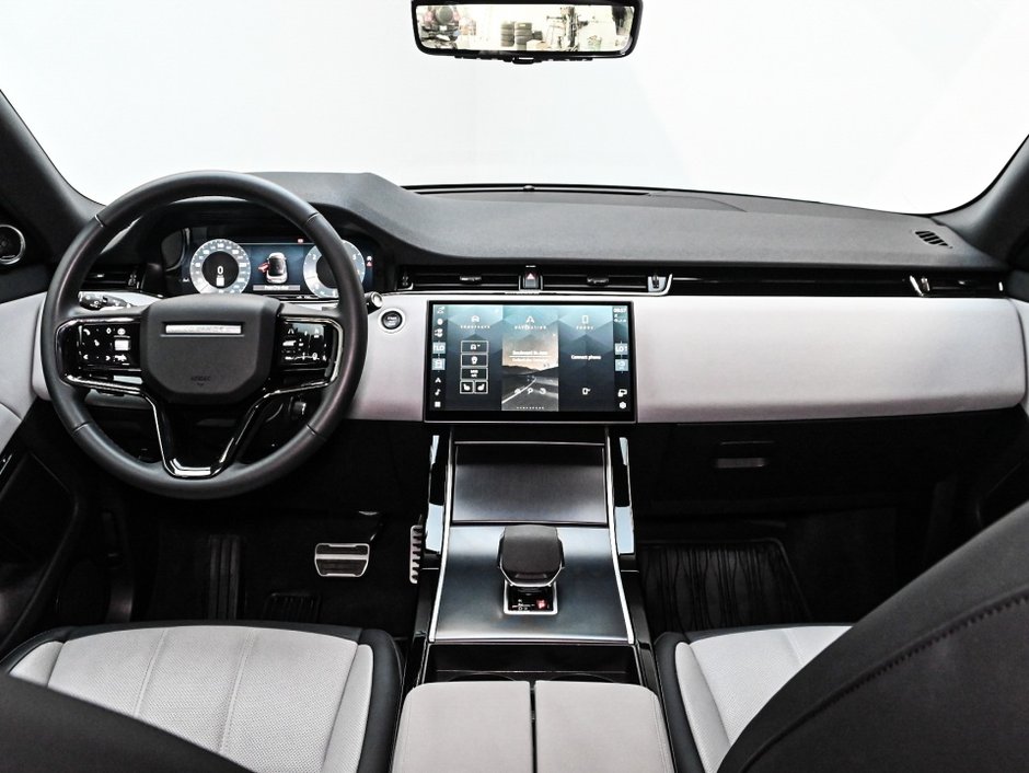 2026 Land Rover Range Rover Evoque Dynamic SE-27