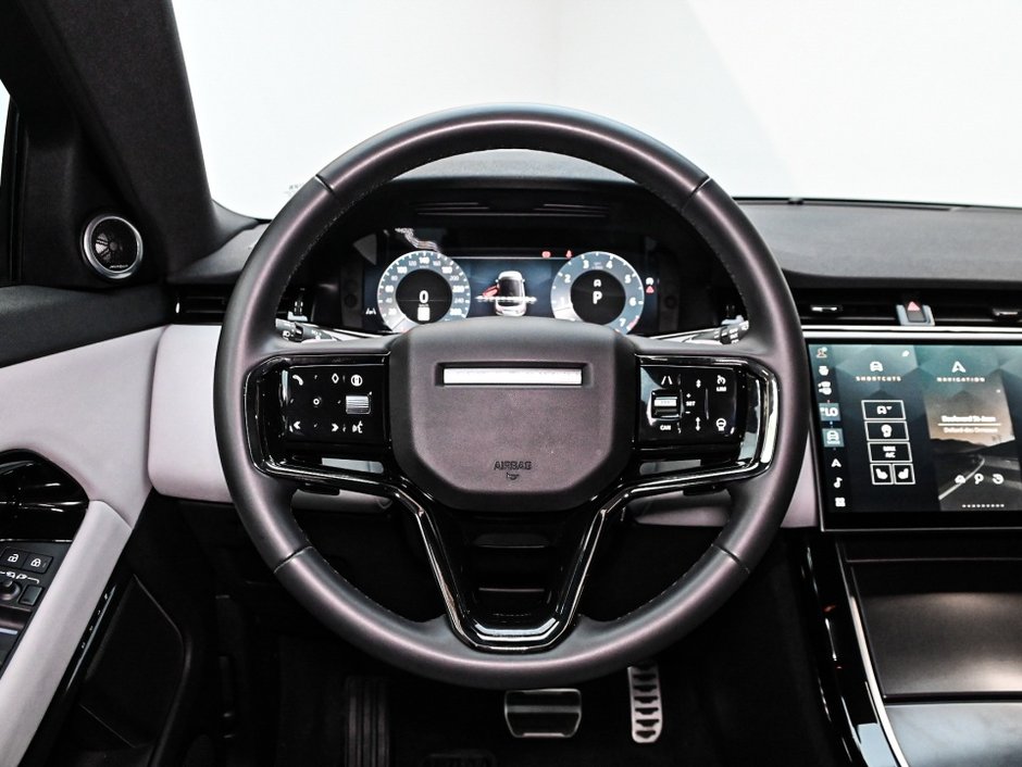 2026 Land Rover Range Rover Evoque Dynamic SE-26