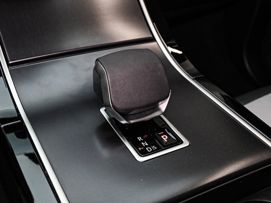 2026 Land Rover Range Rover Evoque Dynamic SE-23