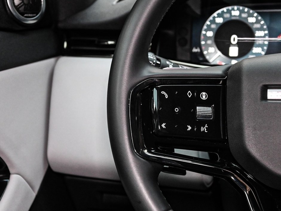 2026 Land Rover Range Rover Evoque Dynamic SE-25