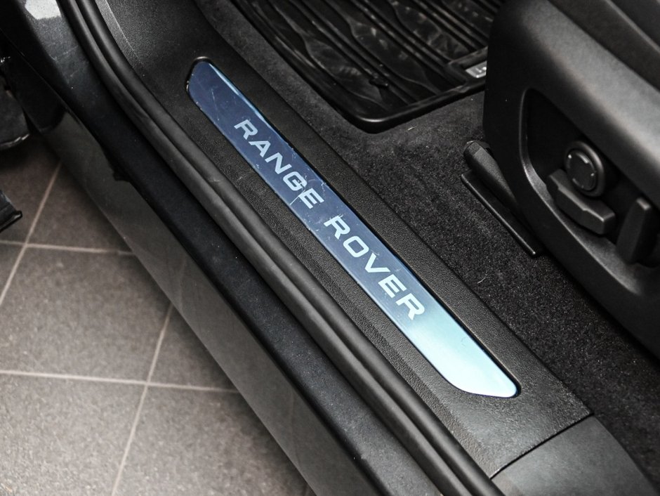2026 Land Rover Range Rover Evoque Dynamic SE-17