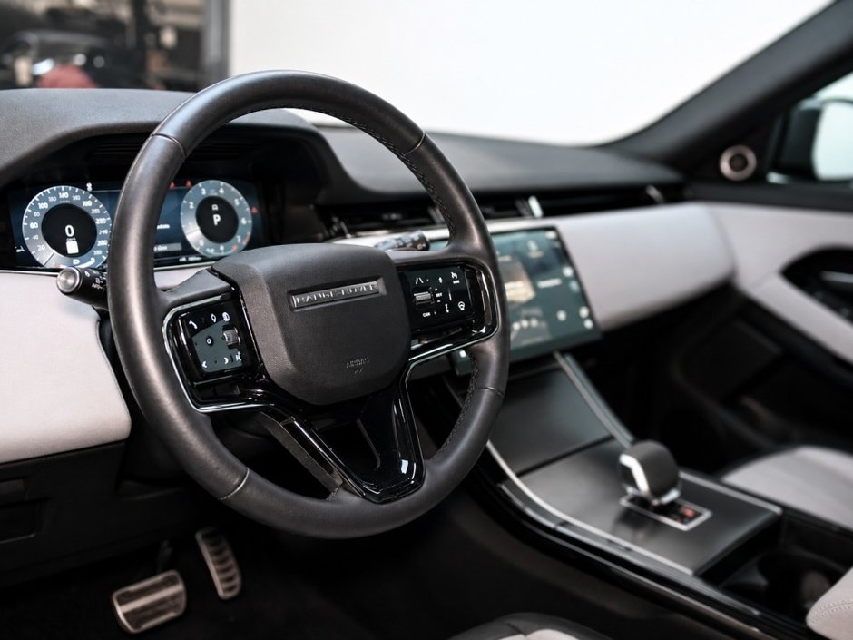 2026 Land Rover Range Rover Evoque Dynamic SE-2