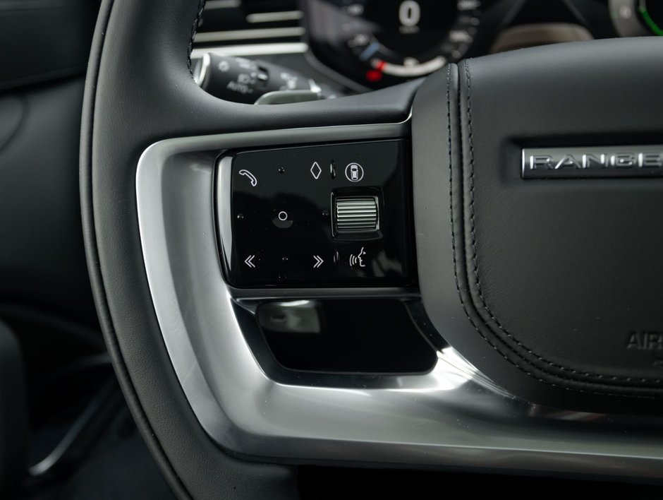 Land Rover Range Rover SE 2025-17