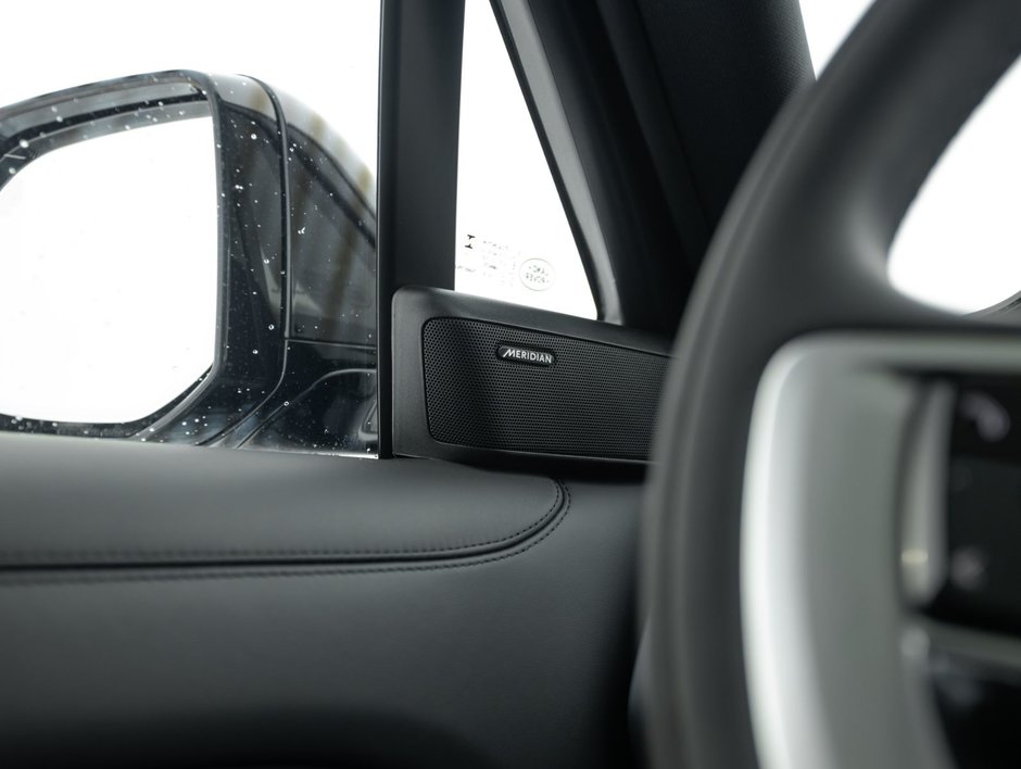 Land Rover Range Rover SE 2025-11