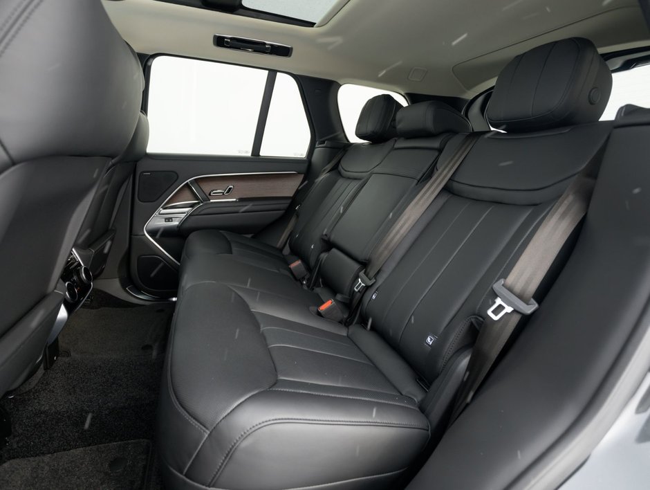 Land Rover Range Rover SE 2025-3