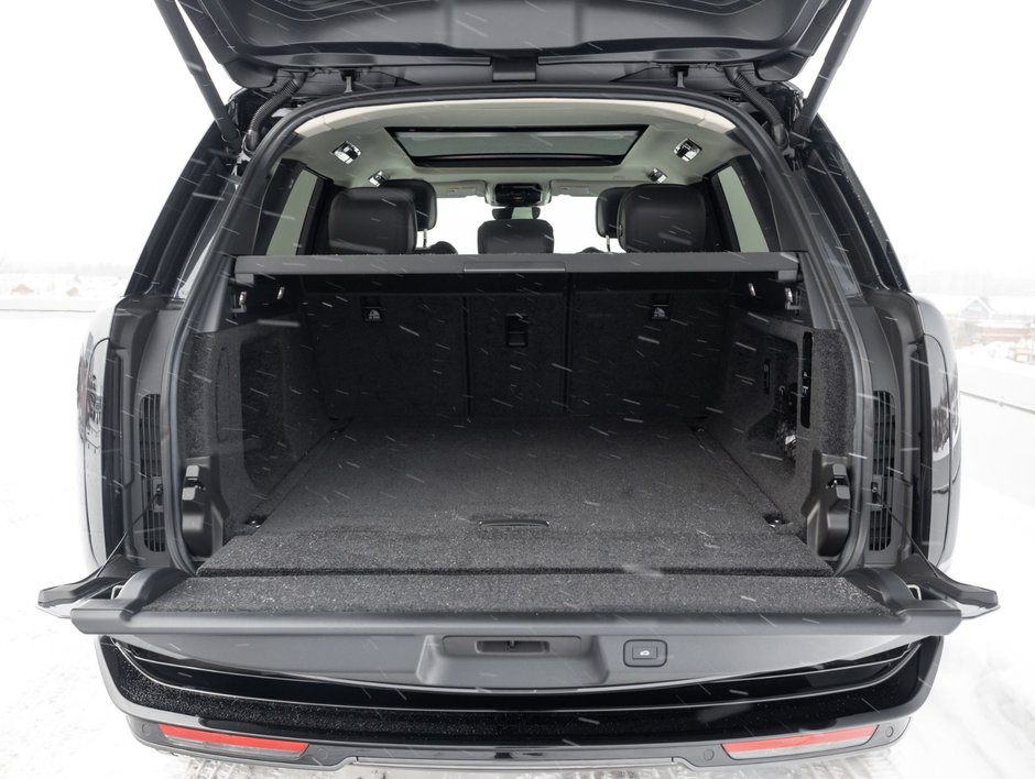 Land Rover Range Rover SE 2025-32