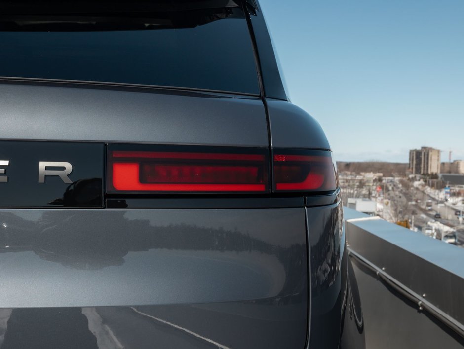 2025 Land Rover Range Rover Sport Dynamic SE-32