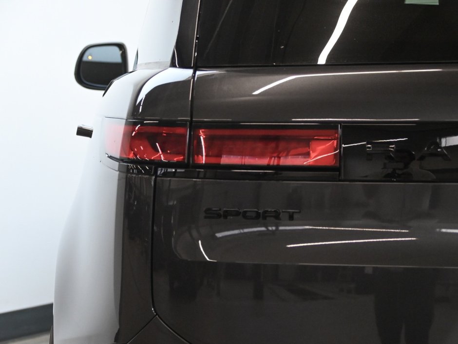 2023 Land Rover Range Rover Sport Dynamic SE-24