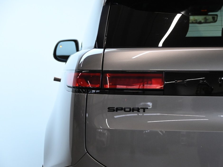 2023 Land Rover Range Rover Sport Dynamic SE-26