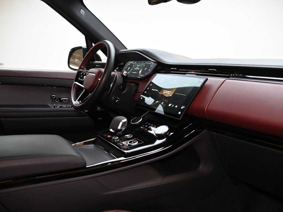 2023 Land Rover Range Rover Sport Dynamic SE-24