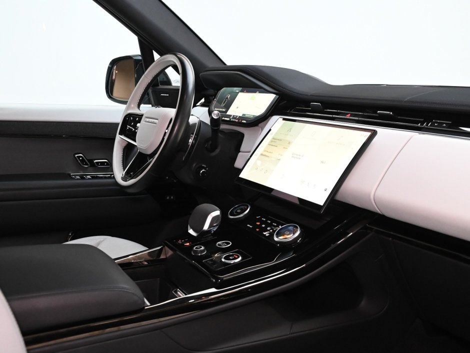 2023 Land Rover Range Rover Sport Dynamic SE-26