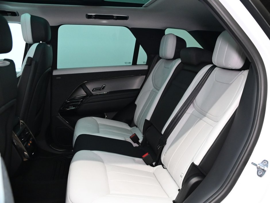 2023 Land Rover Range Rover Sport Dynamic SE-3