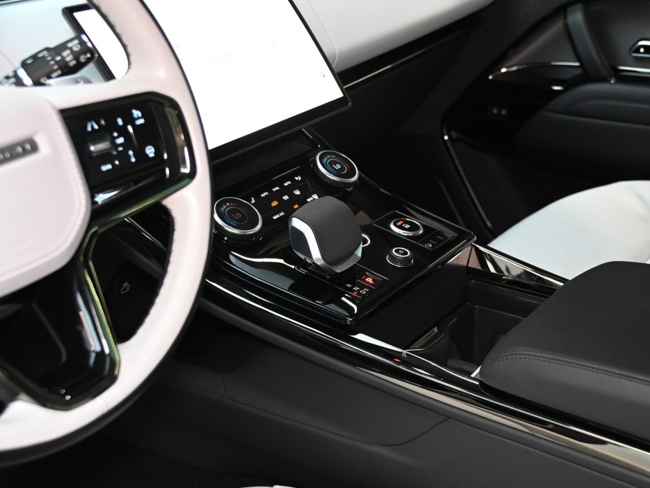 2023 Land Rover Range Rover Sport Dynamic SE-11