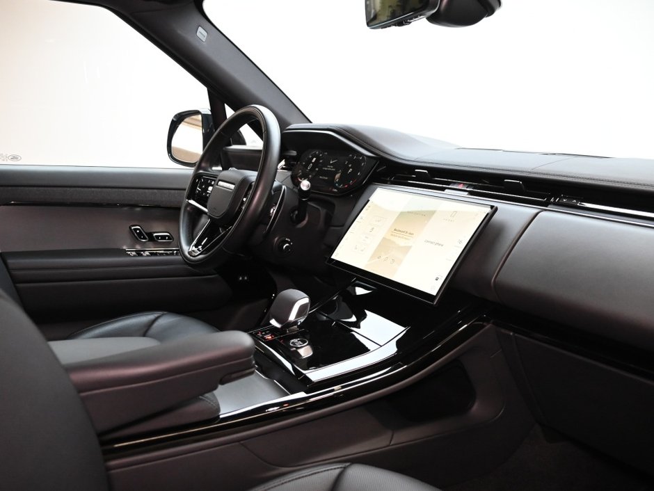 2024 Land Rover Range Rover Sport Dynamic HSE-24