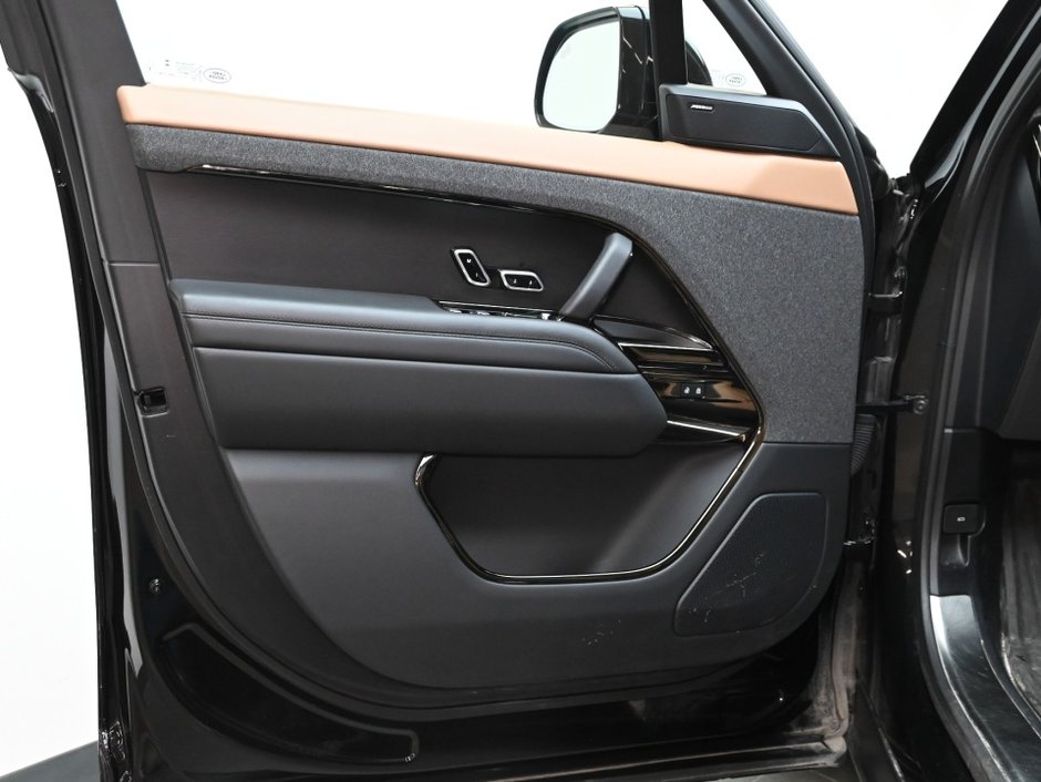 2024 Land Rover Range Rover Sport Dynamic SE-8