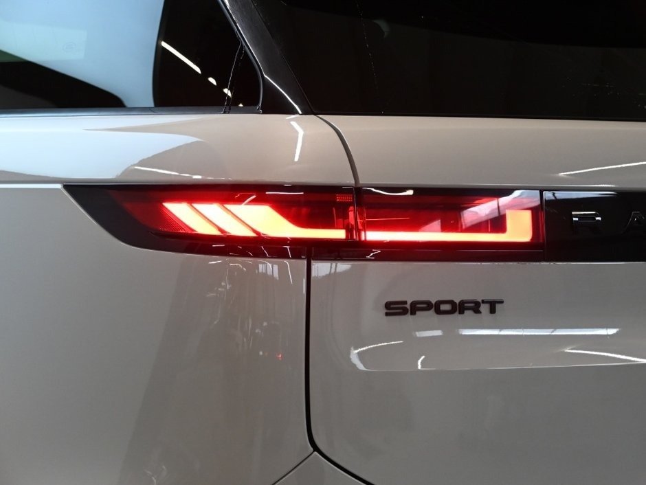 2025 Land Rover Range Rover Sport Dynamic SE-24