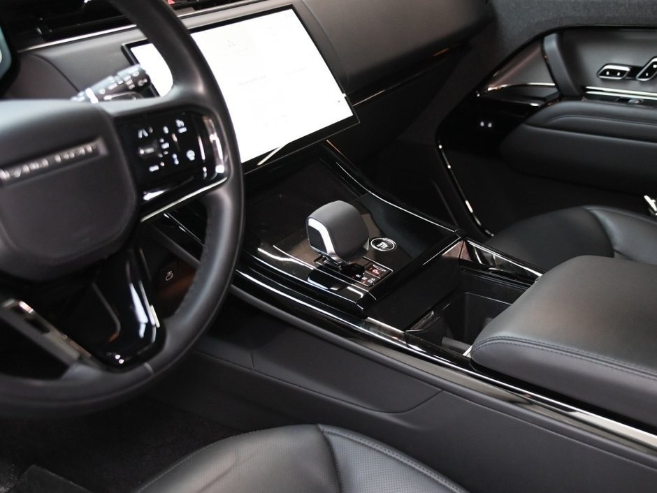 2025 Land Rover Range Rover Sport Dynamic SE-21