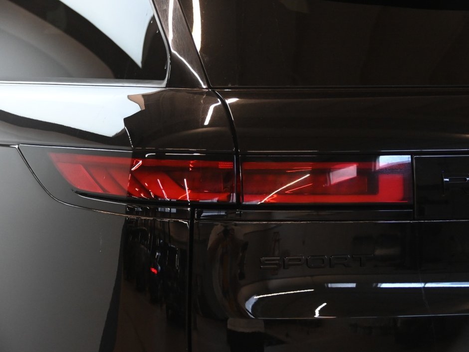 2025 Land Rover Range Rover Sport Dynamic SE-28