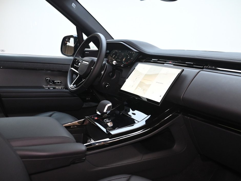 2025 Land Rover Range Rover Sport Dynamic SE-25