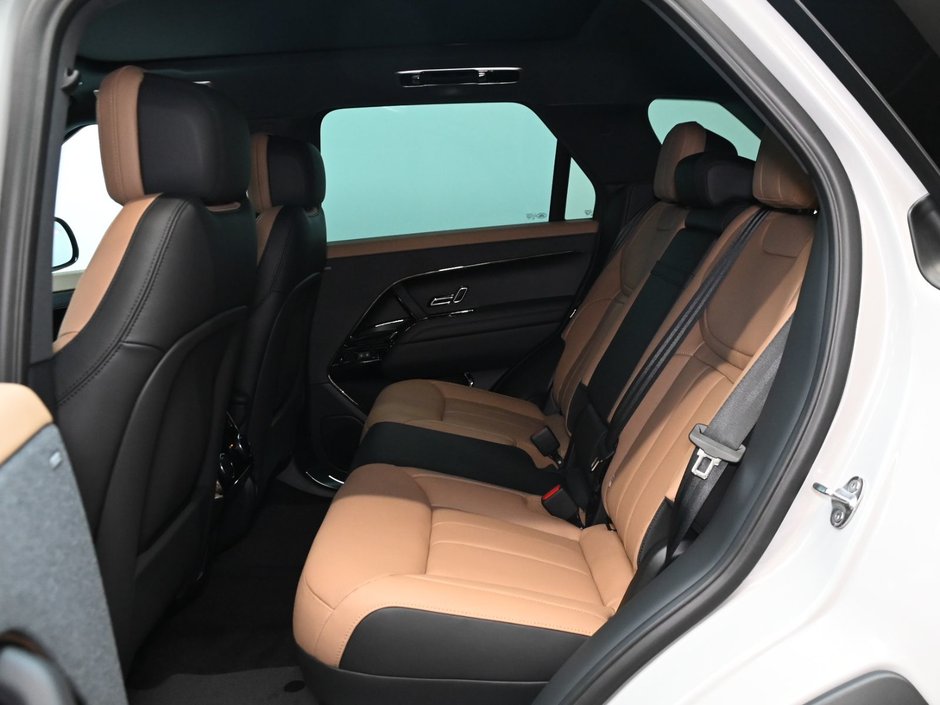 2026 Land Rover Range Rover Sport Dynamic HSE-30