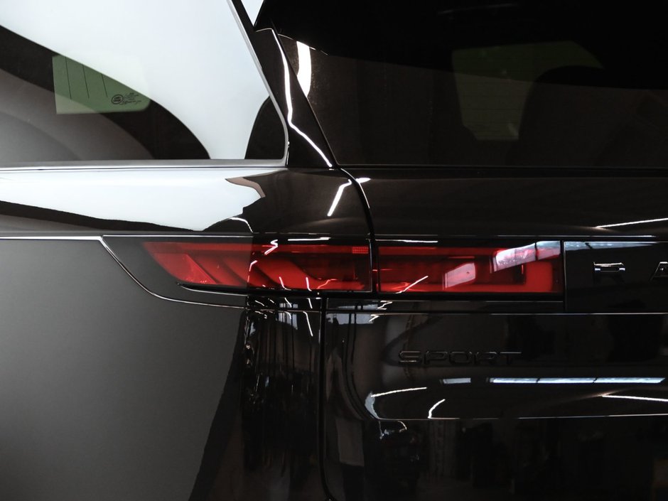 2026 Land Rover Range Rover Sport Dynamic SE-9