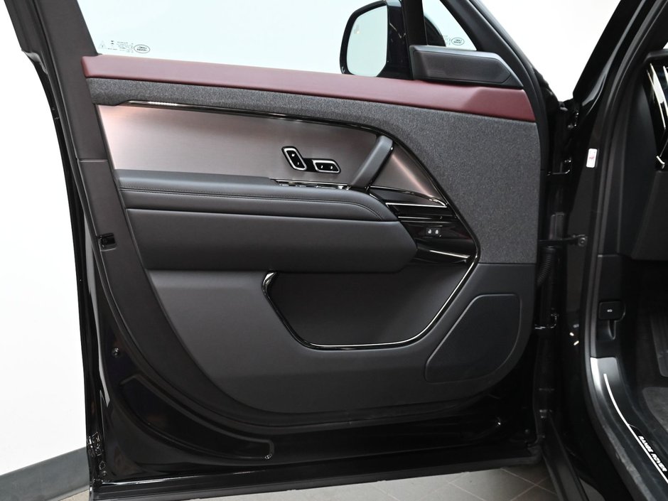 2026 Land Rover Range Rover Sport Dynamic SE-15