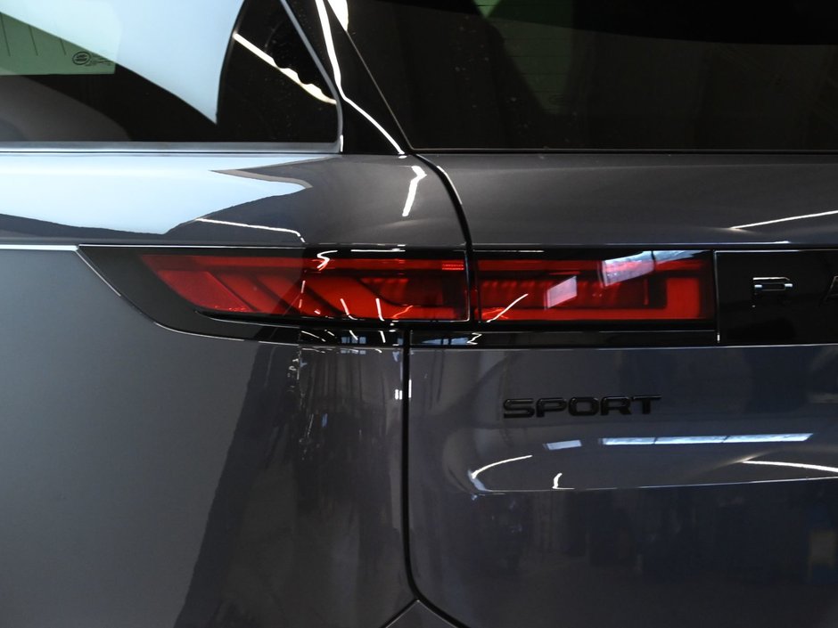 2026 Land Rover Range Rover Sport S-9