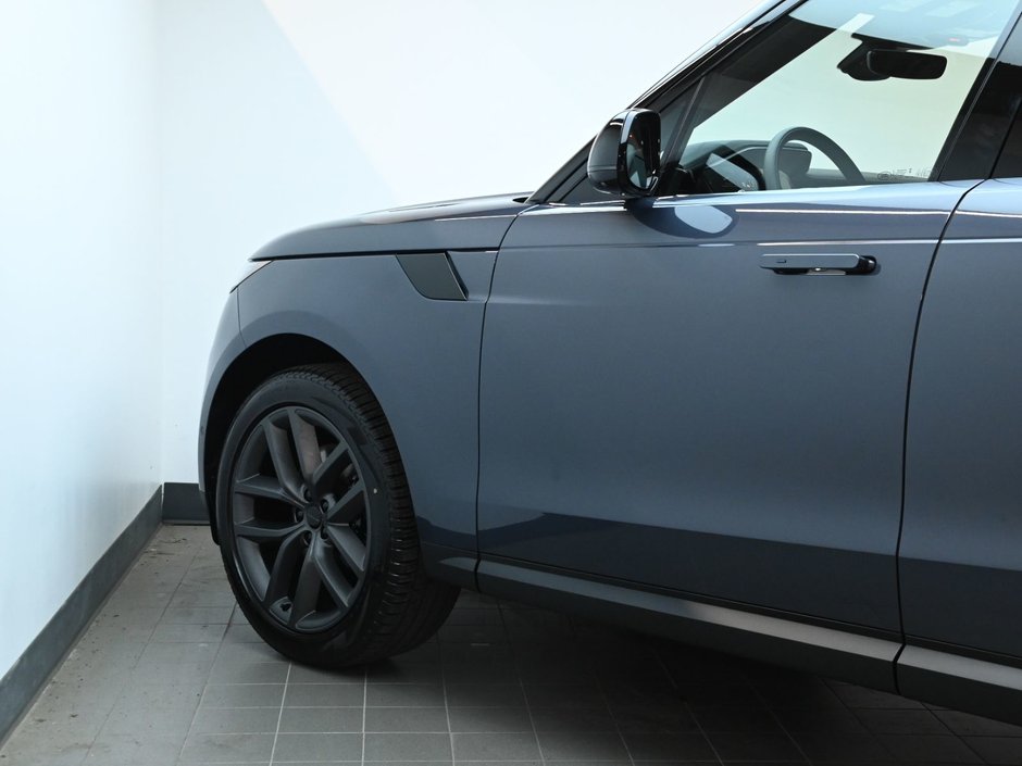 2026 Land Rover Range Rover Sport S-10