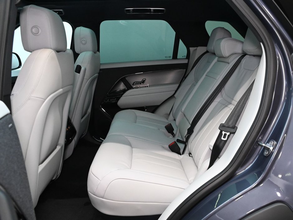 2026 Land Rover Range Rover Sport S-8