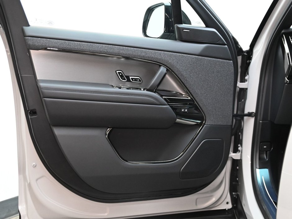 2026 Land Rover Range Rover Sport S-11