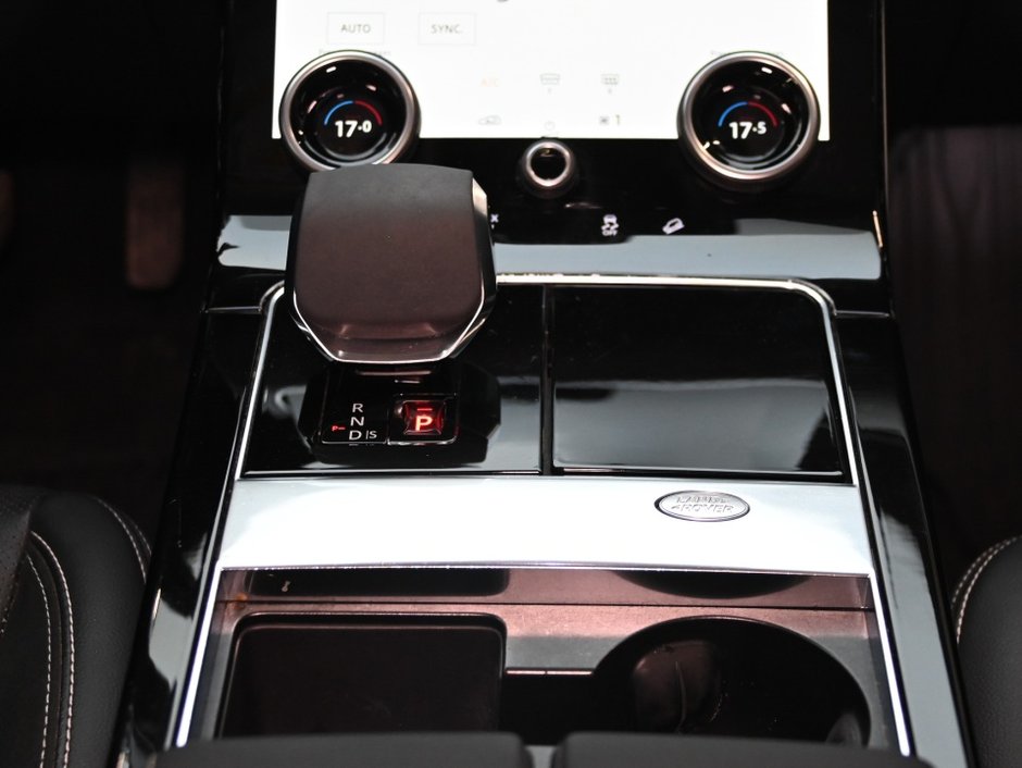 2022 Land Rover Range Rover Velar S-24