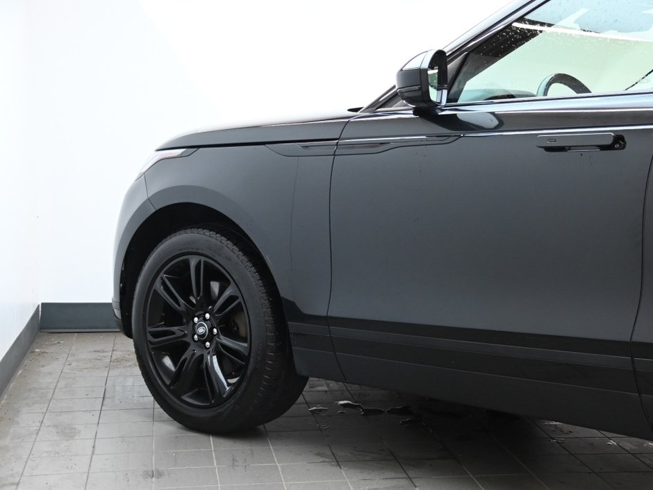 2022 Land Rover Range Rover Velar S-27