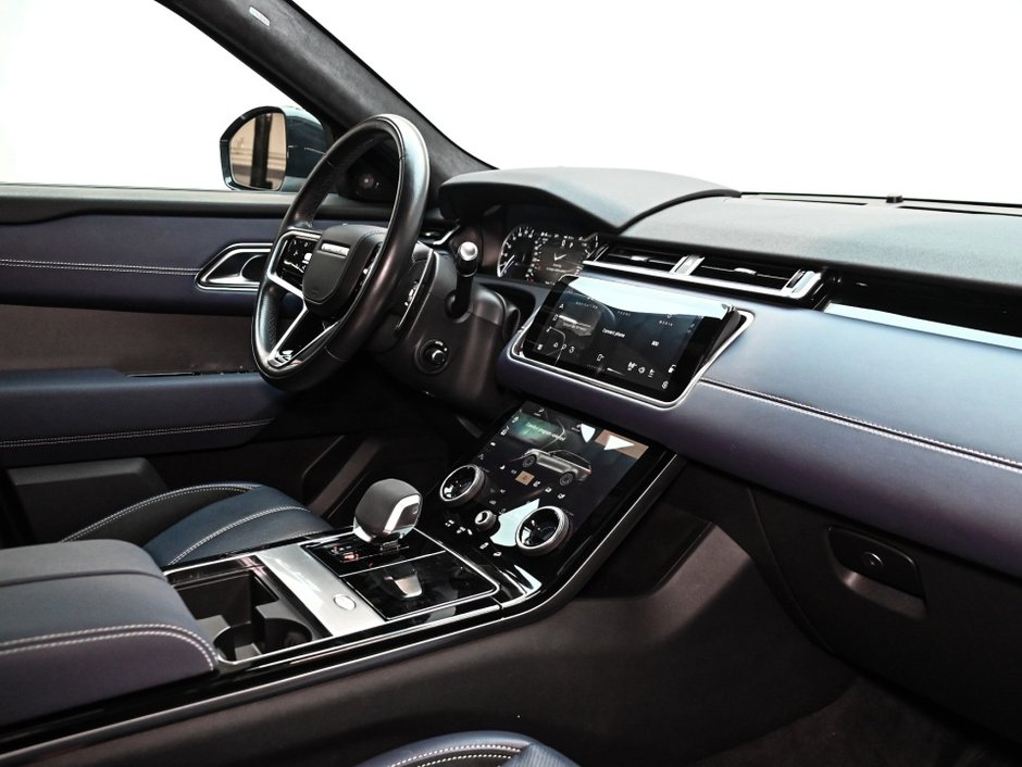 2022 Land Rover Range Rover Velar S-26