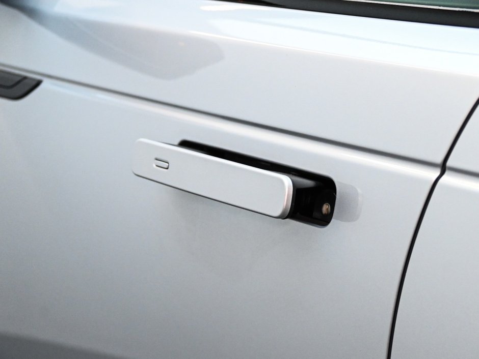 2022 Land Rover Range Rover Velar S-27
