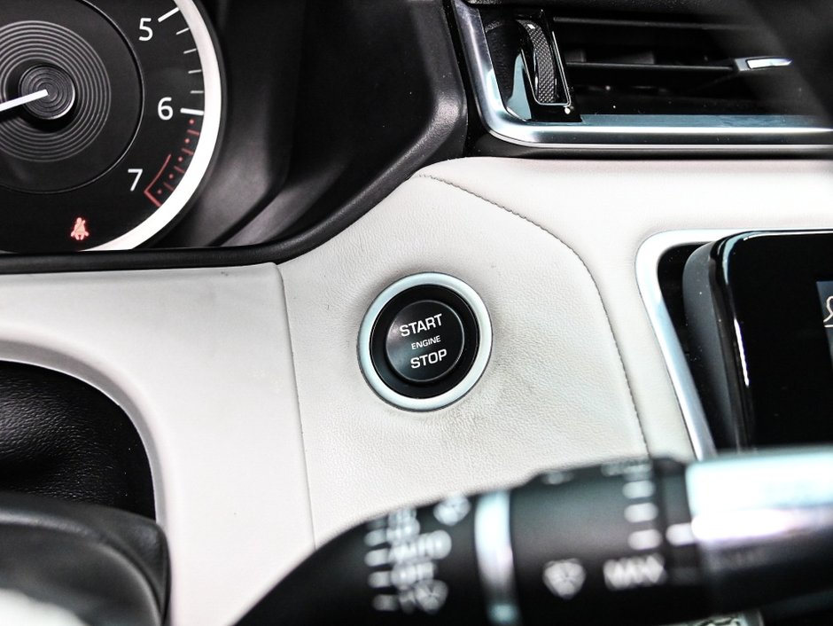 2022 Land Rover Range Rover Velar R-Dynamic S-20
